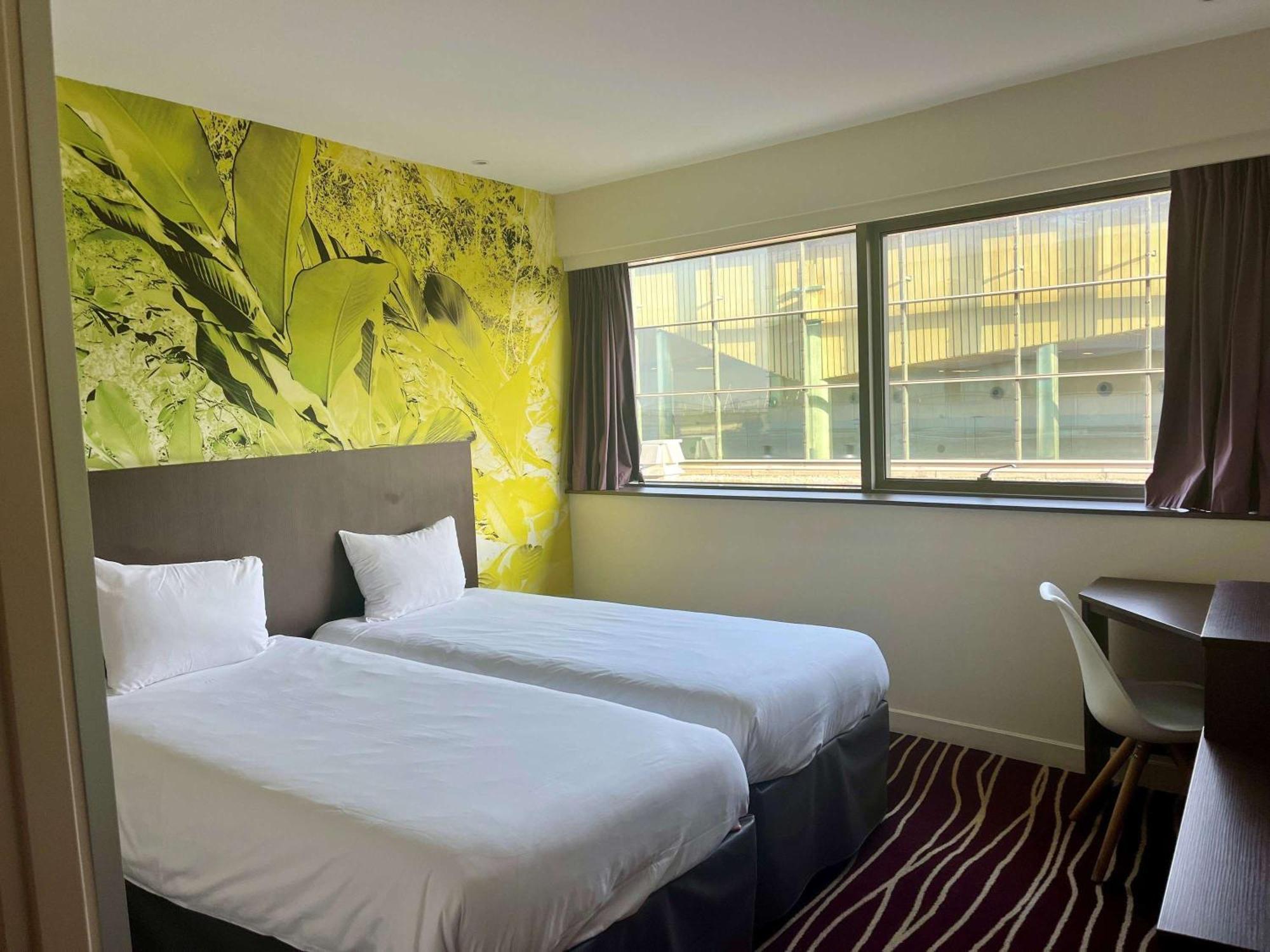 Ibis Styles Saint Julien En Genevois Vitam Неданс Екстериор снимка