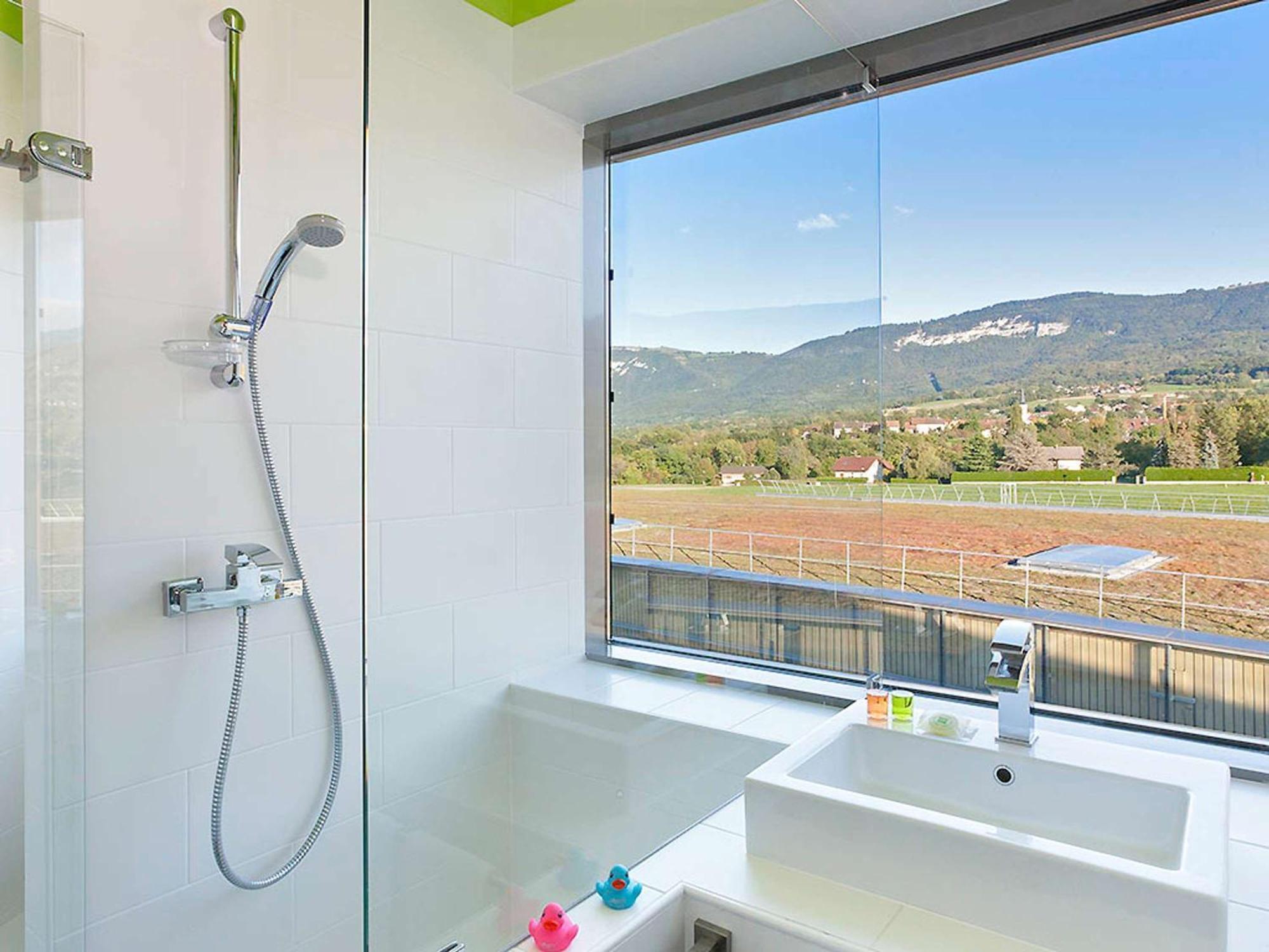 Ibis Styles Saint Julien En Genevois Vitam Неданс Екстериор снимка